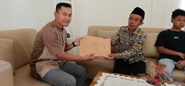 Berbagi Kebaikan melalui Penyaluran ZISWAF SMA PU Albayan Putri Goalpara Berbagi Kebaikan melalui Penyaluran ZISWAF SMA PU Albayan Putri Goalpara