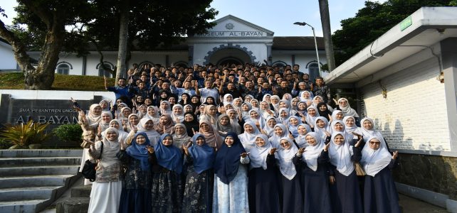 Menjalin Silaturahim Guru Seluruh Unit Al-Bayan pada Rapat Kerja Gabungan Al-Bayan
